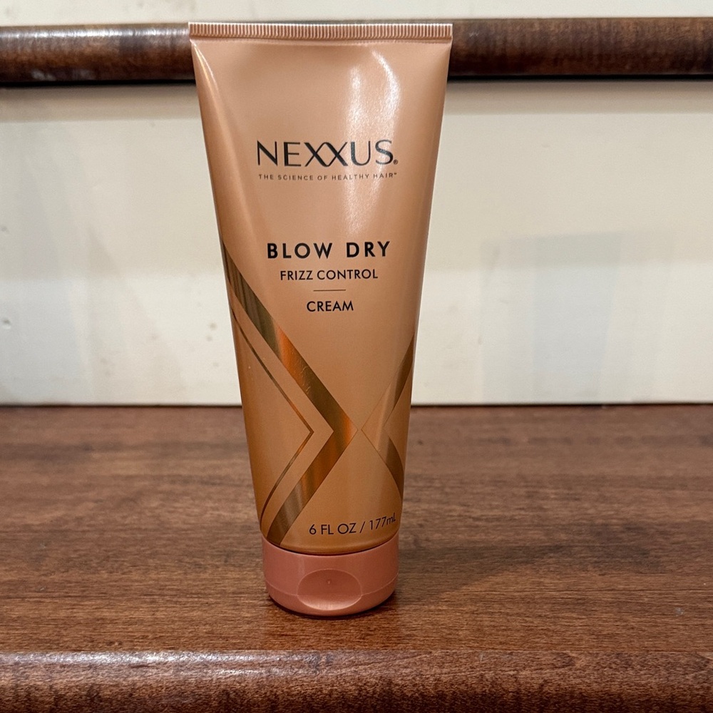 Nexxus Blow Dry Frizz Control Cream - Tan and Gold